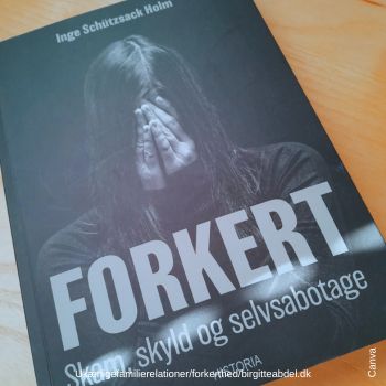 FORKERT AF INGE S. HOLM Forkert